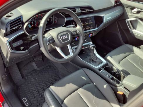 Certified 2025 Audi Q3 2.0T Premium w/ Convenience Package AWD/4WD image 2
