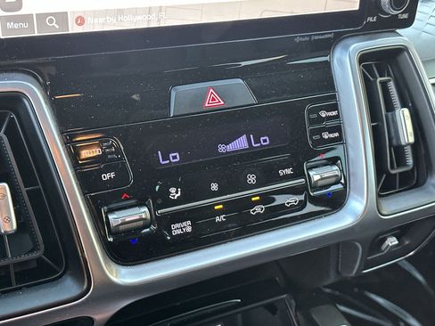 Certified 2023 Kia Sorento EX FWD image 16