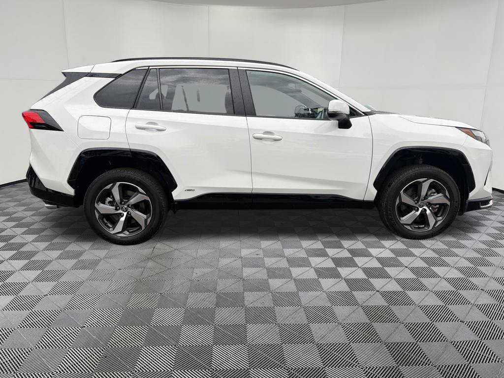 Used 2025 Toyota RAV4 SE AWD/4WD image 9