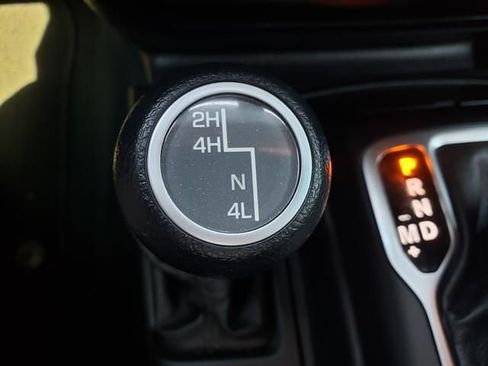 Used 2020 Jeep Wrangler Sport AWD/4WD image 18
