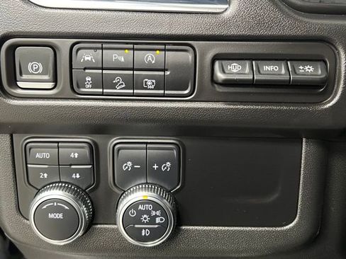 Used 2024 GMC Yukon XL AT4 w/ AT4 Premium Package AWD/4WD image 29