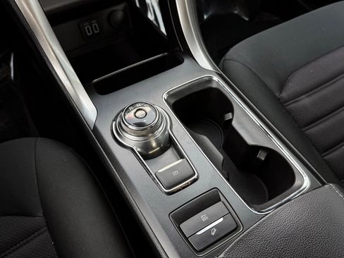 Used 2019 Ford Fusion SE FWD image 36