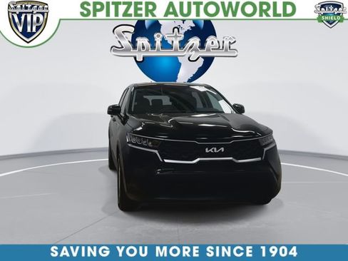 Used 2023 Kia Sorento LX FWD image 3
