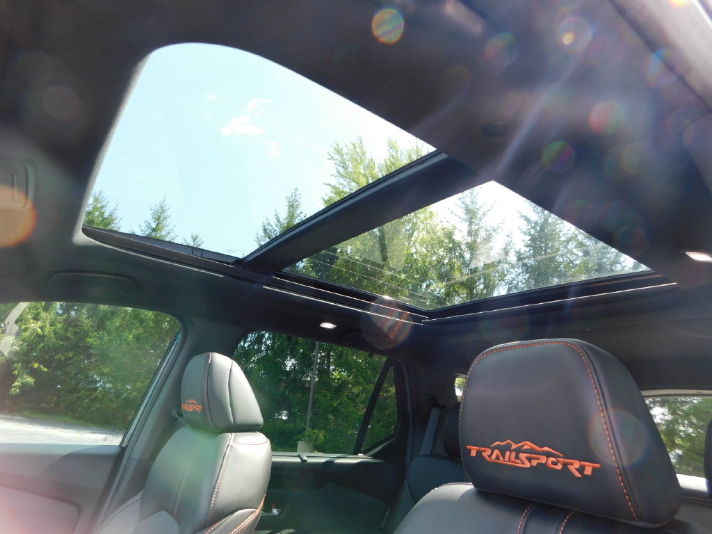 Used 2025 Honda Pilot TrailSport image 12