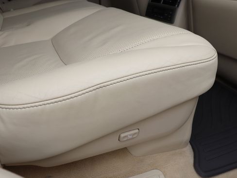 Used 2013 Lexus LX 570 4WD image 34