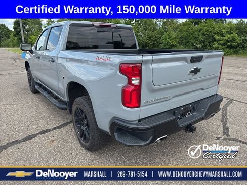 Used 2024 Chevrolet Silverado 1500 LT Trail Boss w/ LT Trail Boss Premium Package AWD/4WD image 3
