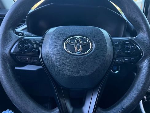 Used 2020 Toyota RAV4 XLE image 21