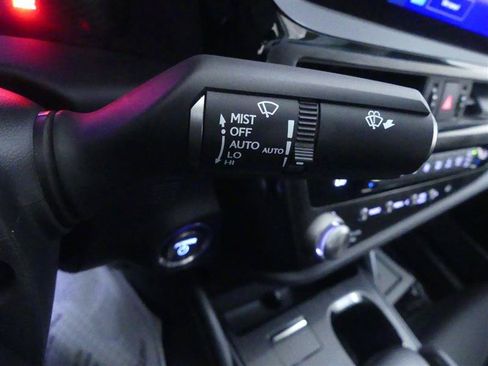 Used 2023 Lexus ES 300h w/ Premium Package FWD image 20