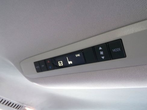 Used 2021 Toyota Sienna LE AWD/4WD image 39