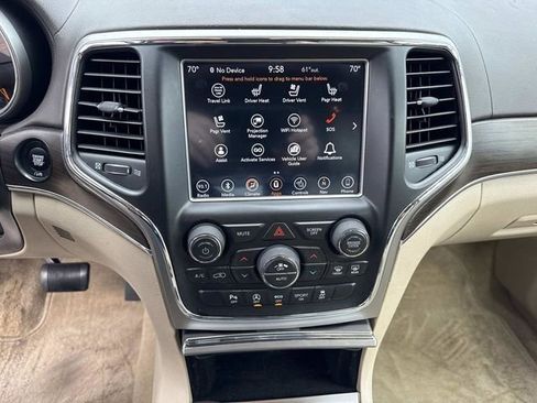 Used 2018 Jeep Grand Cherokee Overland image 24