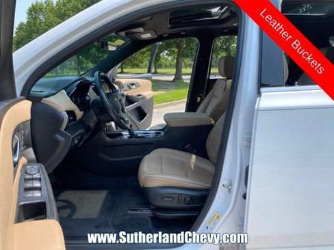Used 2022 Chevrolet Traverse Premier AWD/4WD image 18