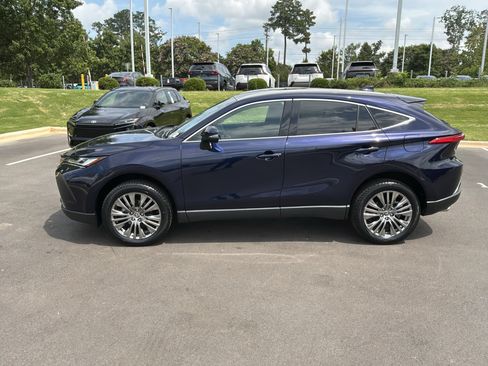 Used 2023 Toyota Venza Limited AWD/4WD image 7