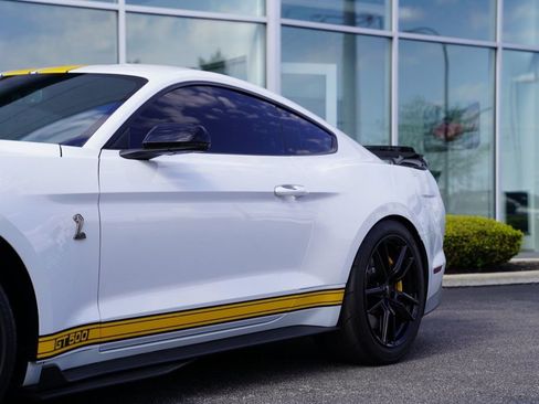 Used 2022 Ford Mustang Shelby GT500 w/ Technology Package RWD image 4