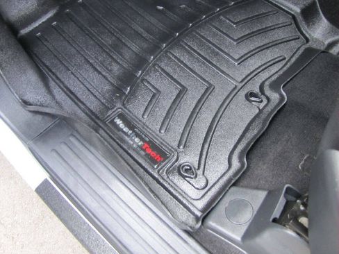 Used 2024 Nissan Titan SV w/ SV Convenience Package AWD/4WD image 16
