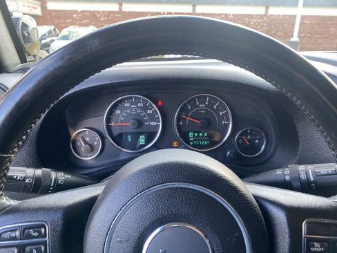 Used 2015 Jeep Wrangler Unlimited Sport w/ Quick Order Package 24S image 12