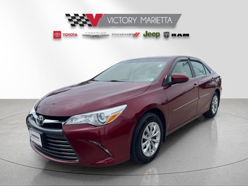 Used 2017 Toyota Camry LE FWD image 1