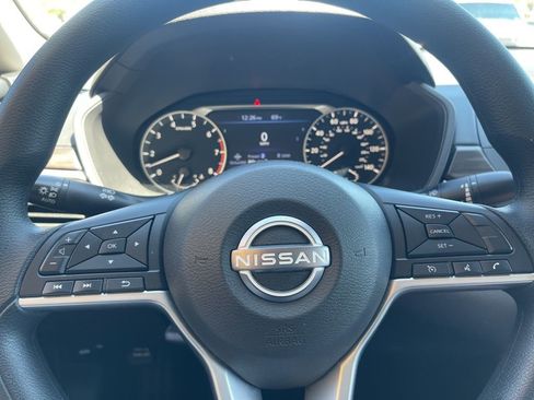 Used 2025 Nissan Altima 2.5 SV FWD image 10