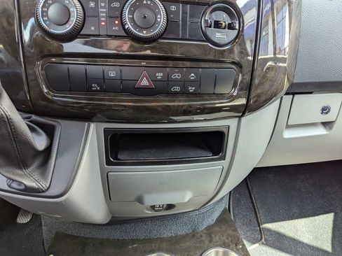 Used 2017 Mercedes-Benz Sprinter 2500 image 23