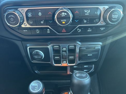 Used 2022 Jeep Wrangler Unlimited Sahara w/ LED Lighting Group image 20