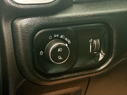 Used 2022 RAM 1500 Big Horn AWD/4WD image 11