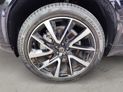 Used 2024 Volvo XC90 B6 Plus w/ Protection Package Premier image 10