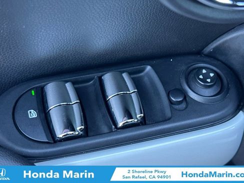 Used 2015 MINI Cooper 4-Door Hardtop image 15