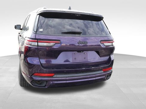 Used 2022 Jeep Grand Cherokee L Overland w/ Advanced Protech Group III AWD/4WD image 18