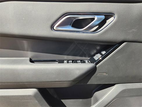 Used 2025 Land Rover Range Rover Velar Dynamic SE image 22