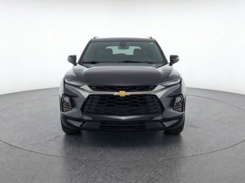 Used 2025 Chevrolet Blazer LT image 2