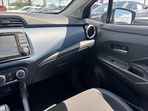 Used 2025 Nissan Versa SV FWD image 33