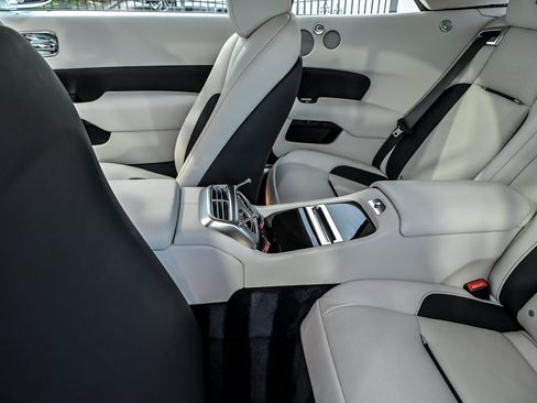 Used 2020 Rolls-Royce Dawn RWD image 28