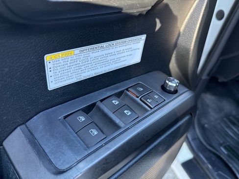 Used 2016 Toyota Tacoma SR5 image 24