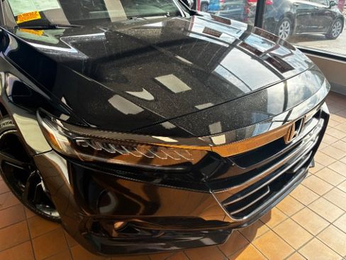 Used 2021 Honda Accord Sport image 2