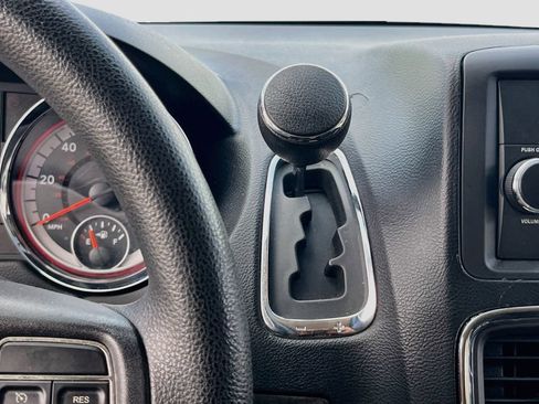 Used 2011 Dodge Grand Caravan Express FWD image 15