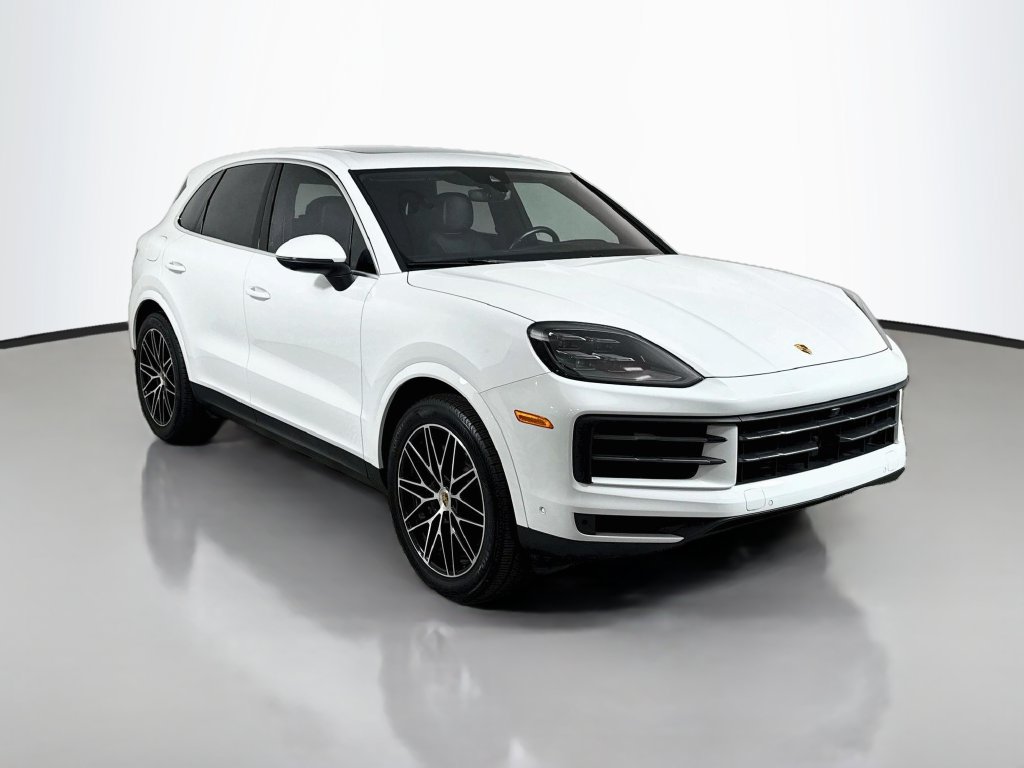 Used 2024 Porsche Cayenne AWD/4WD image 3