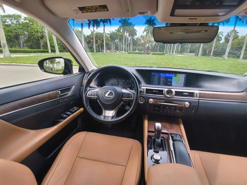 Used 2017 Lexus GS 350 w/ Preferred Accessory Package RWD image 12