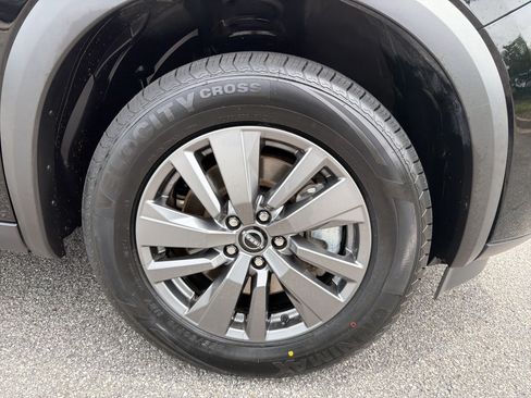 Used 2025 Nissan Pathfinder SV FWD image 22