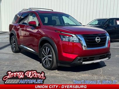 Used 2024 Nissan Pathfinder Platinum w/ Cargo Package