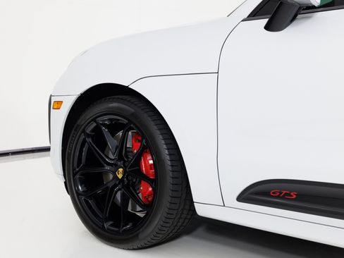 Used 2022 Porsche Macan GTS AWD/4WD image 78