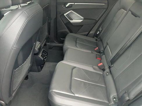 Used 2022 Audi Q3 2.0T Premium image 18