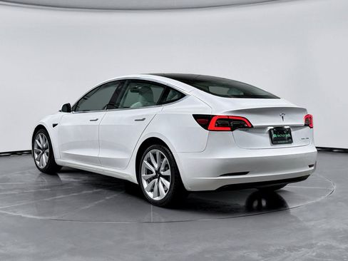 Used 2020 Tesla Model 3 Long Range image 2