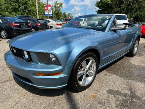 Used 2006 Ford Mustang GT Premium image 2
