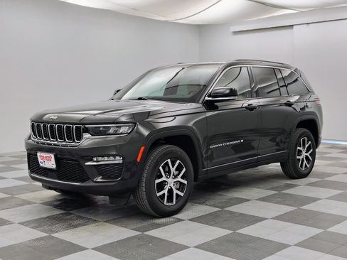 Used 2024 Jeep Grand Cherokee Limited image 7