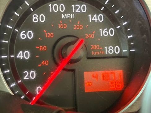 Used 2014 Nissan 370Z Touring RWD image 15