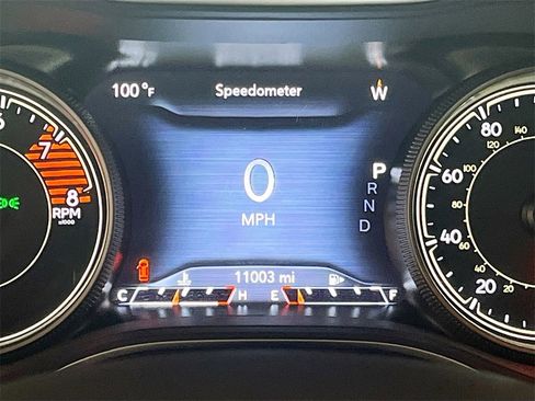 Used 2022 Jeep Cherokee Trailhawk w/ Premium Leather Package image 12