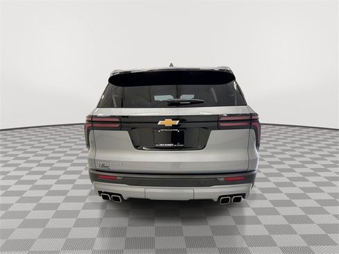 Certified 2025 Chevrolet Traverse LT image 10