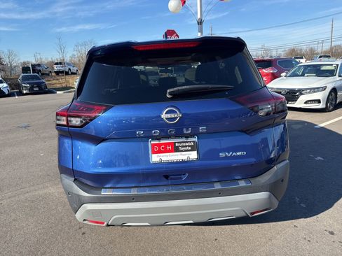 Used 2023 Nissan Rogue SV w/ SV Premium Package image 7