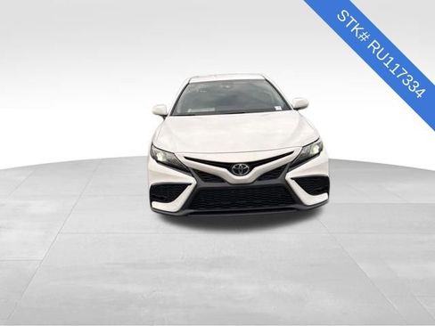 Used 2024 Toyota Camry SE image 2