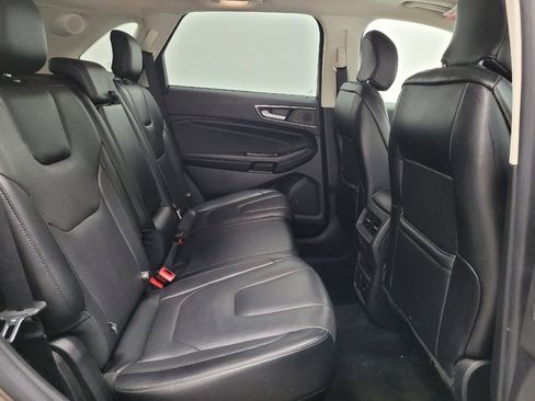 Used 2019 Ford Edge Titanium w/ Equipment Group 301A AWD/4WD image 19