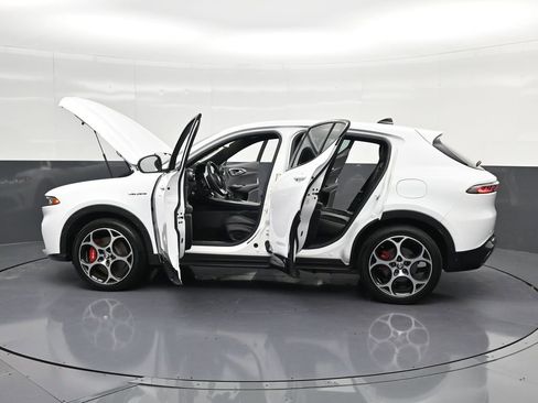 Used 2024 Alfa Romeo Tonale Veloce AWD/4WD image 43